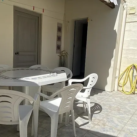 Maison Centre-ville, 6 Couchages, 400m Plage, Equipee, Confort Bebe - Fr-1-612-135 בית נופש *